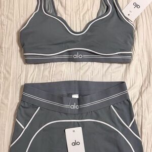 ALO Yoga Women's Dark Gray Yoga Set